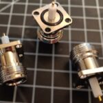 N-Einbaubuchse (Teflon) mit Dichtring, Flanschmontage 17,5mm Flansch